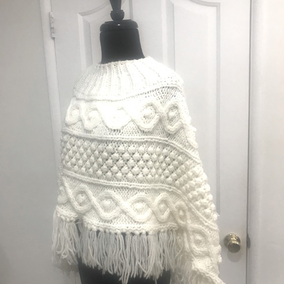 Vintage Hand knit Poncho - Picture 5 of 11